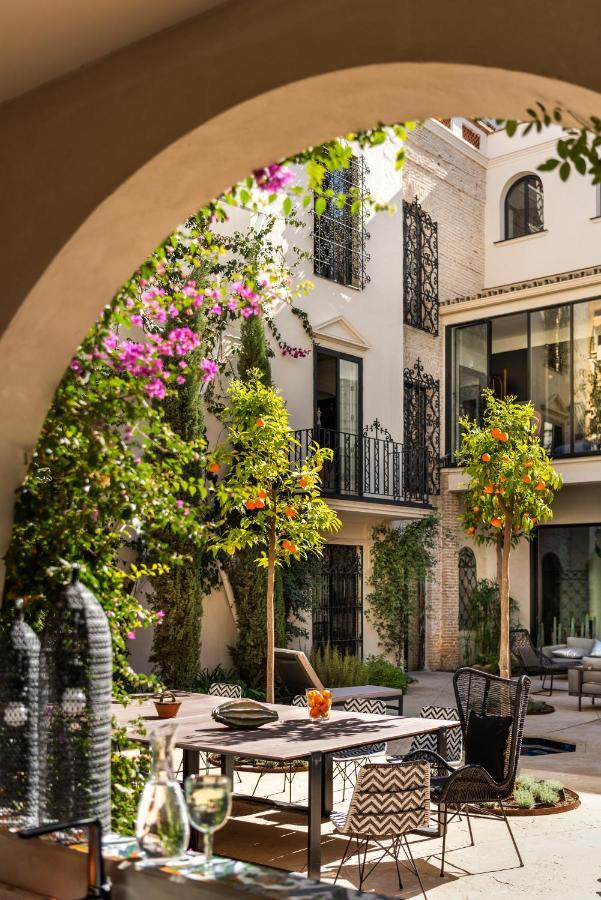 Pajaro Rebelde Bed & Breakfast Seville Luaran gambar