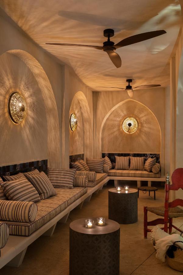 Pajaro Rebelde Bed & Breakfast Seville Luaran gambar