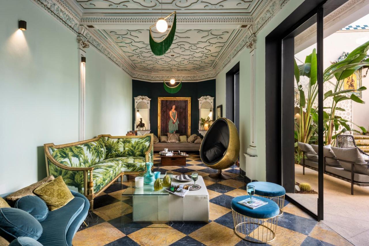Pajaro Rebelde Bed & Breakfast Seville Luaran gambar
