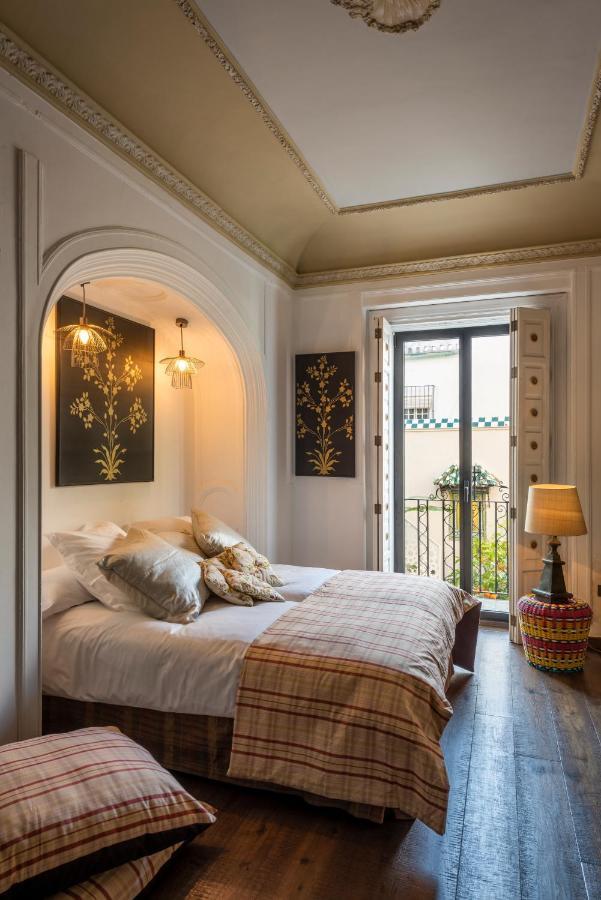 Pajaro Rebelde Bed & Breakfast Seville Luaran gambar