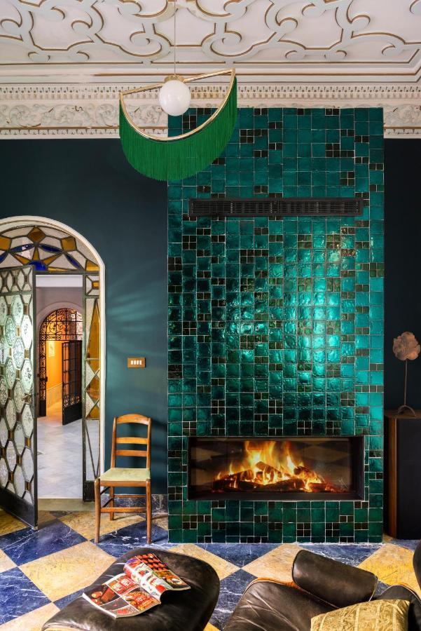 Pajaro Rebelde Bed & Breakfast Seville Luaran gambar