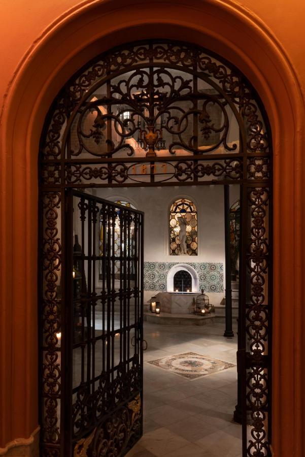 Pajaro Rebelde Bed & Breakfast Seville Luaran gambar