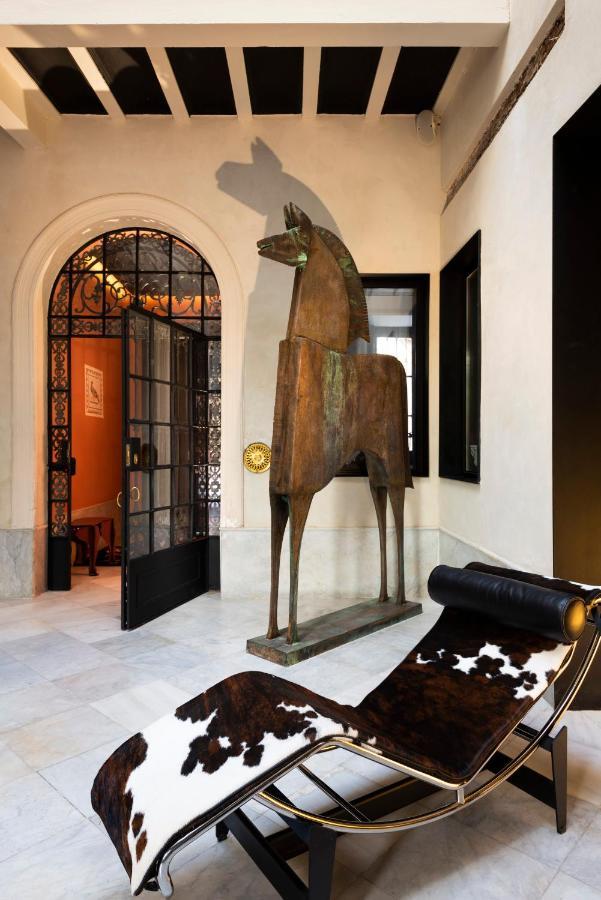 Pajaro Rebelde Bed & Breakfast Seville Luaran gambar