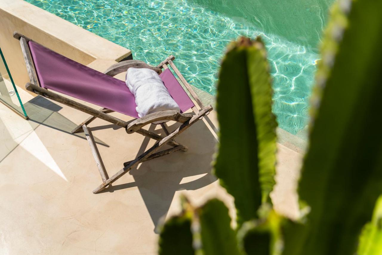 Pajaro Rebelde Bed & Breakfast Seville Luaran gambar