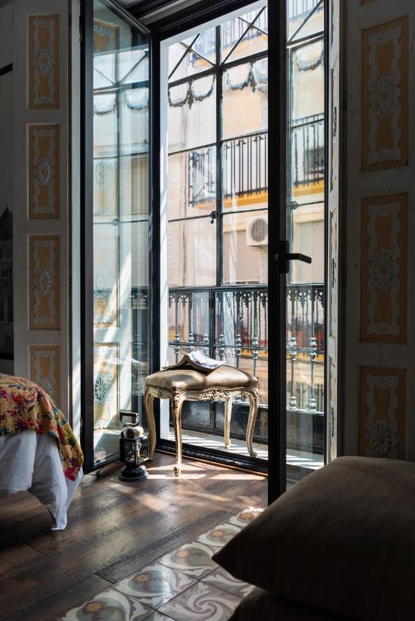 Pajaro Rebelde Bed & Breakfast Seville Luaran gambar