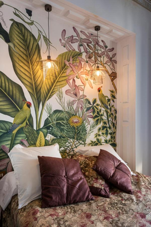 Pajaro Rebelde Bed & Breakfast Seville Luaran gambar